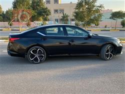 نيسان ألتيما